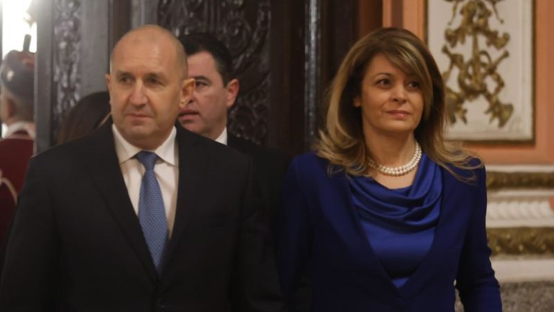 Румен Радев и съпругата му традиционно ще присъстват на спектакъла "Българската Коледа"